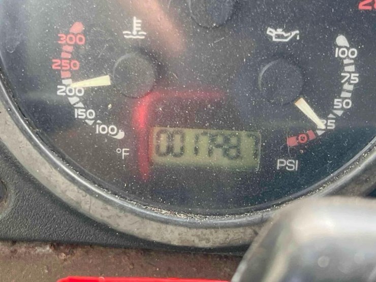 2013-mack-leu633-image-39