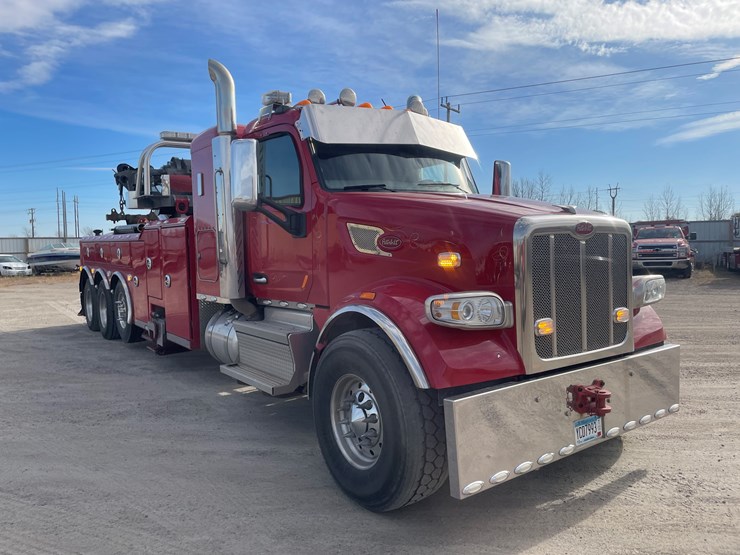 #3822-•-2019-peterbilt-heavy-rotator-truck-(has-mn-title-in-delay,-may-take-6-8-weeks)-image-4