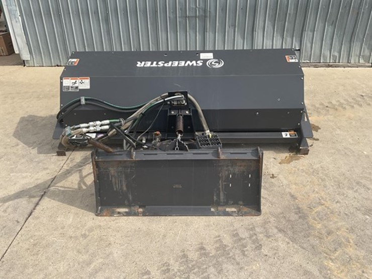 #82-•-2025-sweepster-md84-sweeper-image-6