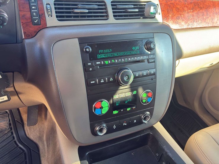 2011-gmc-yukon-xl-image-11