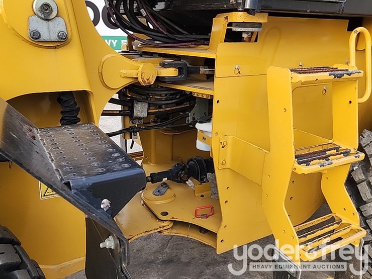 2018-caterpillar-910m-image-15