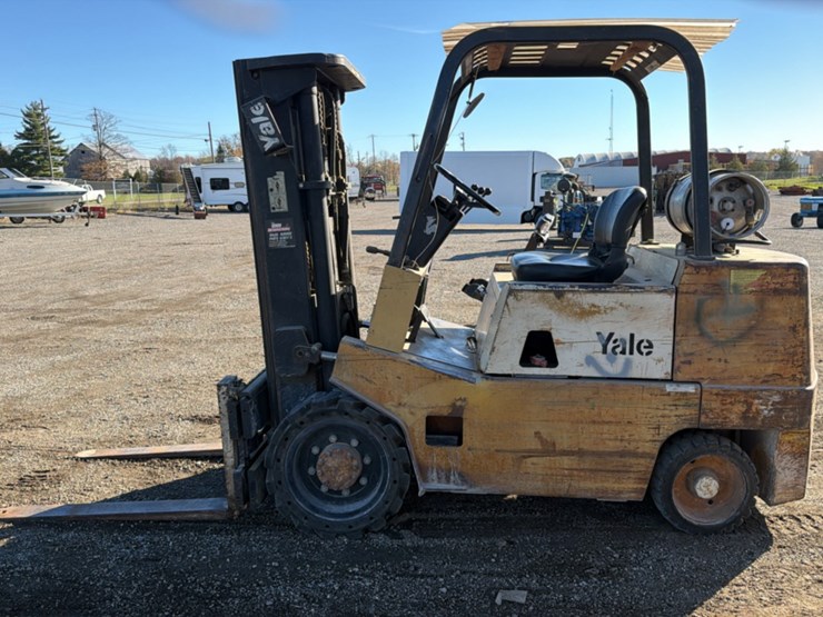 #1353-•-yale-gtc080-forklift-image-2