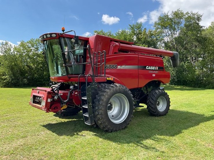 2011-case-ih-6088-image-1