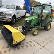 JOHN DEERE 1025R