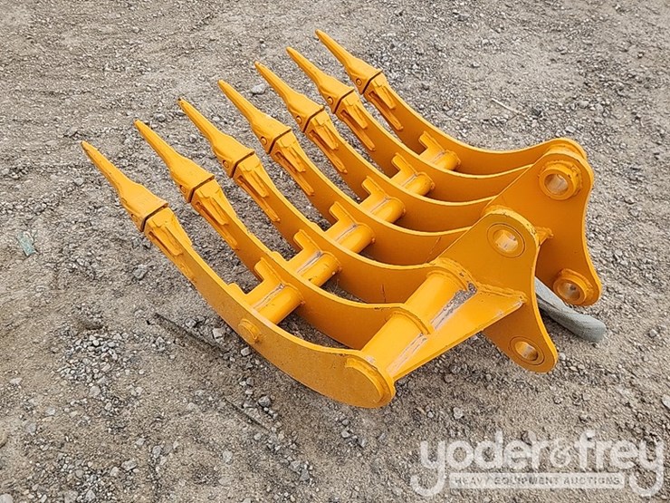 2025-caterpillar-305-image-2