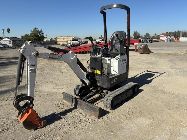 2019-bobcat-e10-image-1