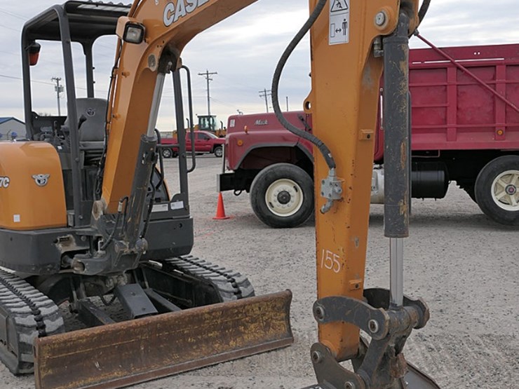 2019-case-cx37c-image-6