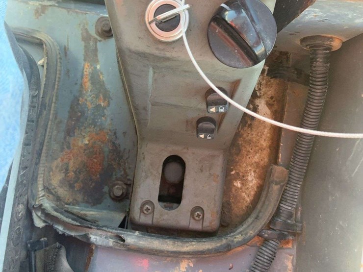 2019-takeuchi-tl8-image-14