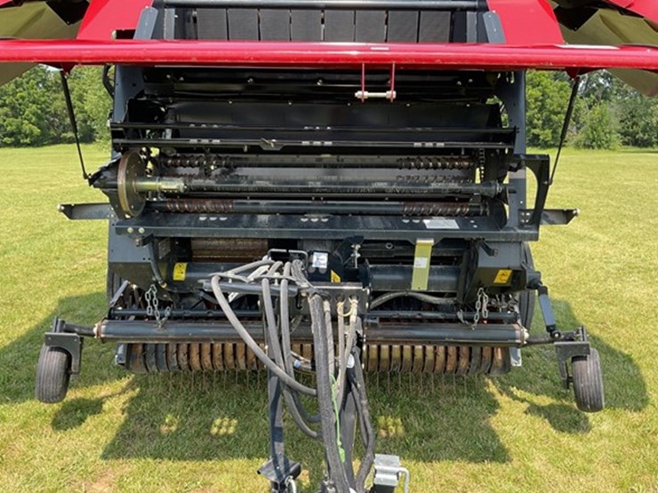 2022-case-ih-rb565-image-13