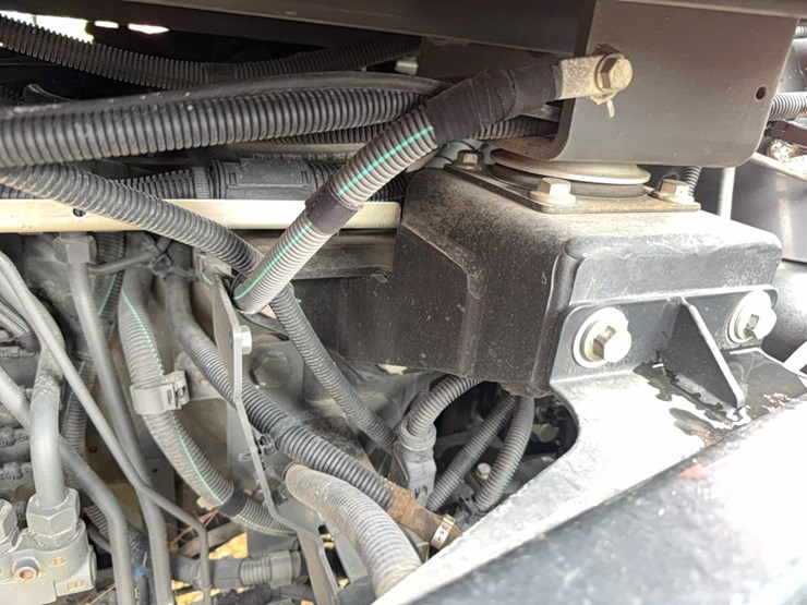 kubota-m7-172-premium-image-60