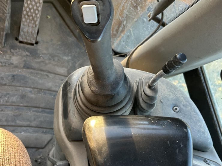 2014-case-721f-xr-image-66