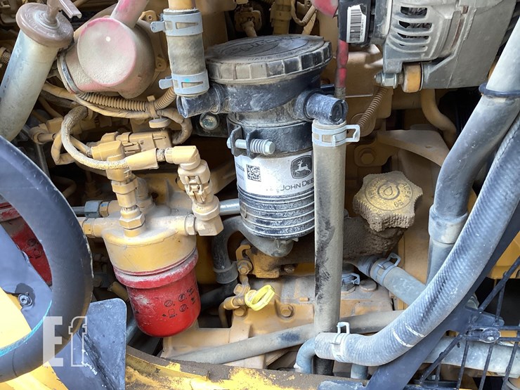 2017-deere-410l-image-14