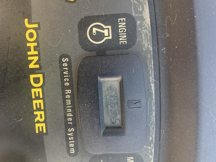 john-deere-l120-image-10