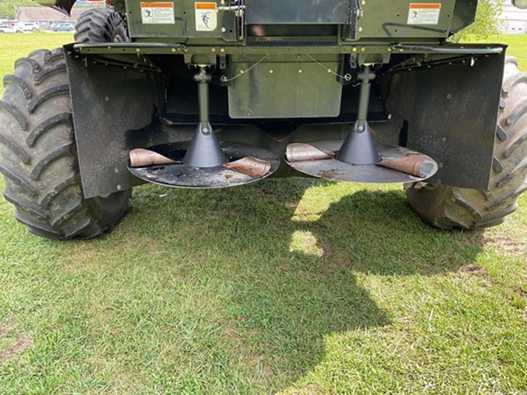 2011-case-ih-6088-image-15