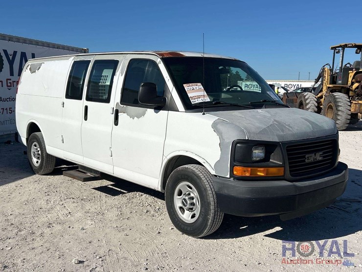 2012-gmc-3500-image-2