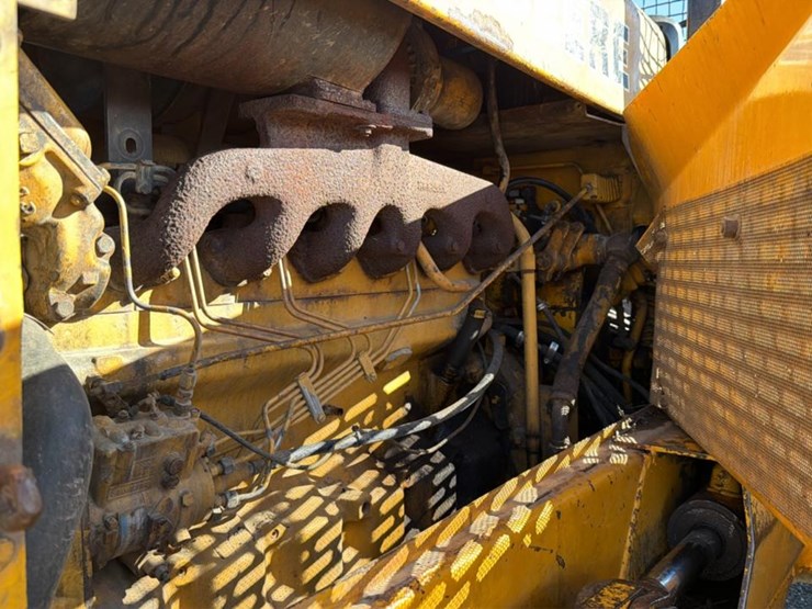 1985-john-deere-640c-image-29