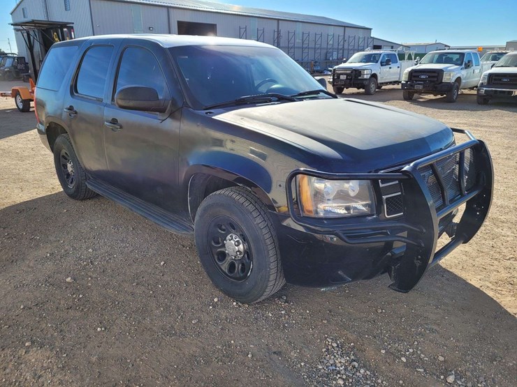 2010-chevrolet-tahoe-ls-image-2