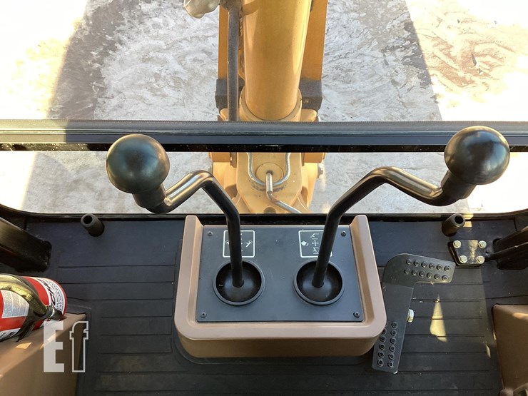 2000-deere-310se-image-17