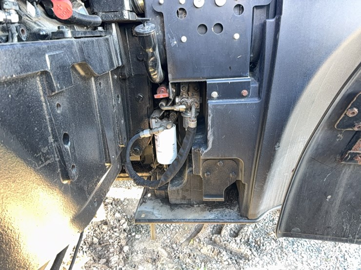 2017-case-ih-magnum-250-image-121