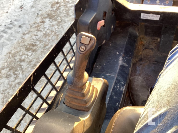 2018-jcb-270t-image-15