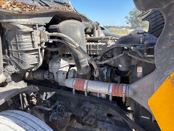 2017-freightliner-cascadia-125-image-12