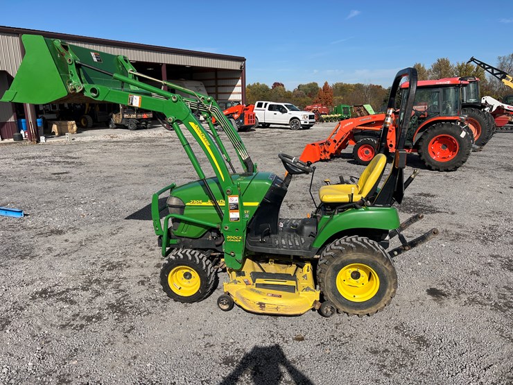 john-deere-2305-image-5