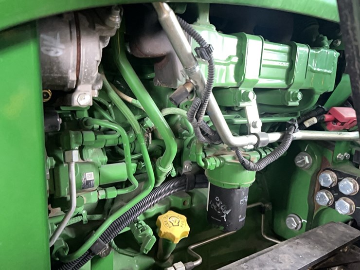 john-deere-6135e-image-28