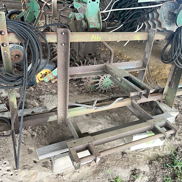 3 PT HITCH SPRAYER BOOM (APPROX 12 ROW)