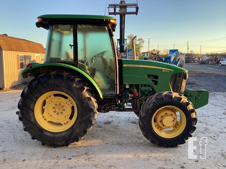 2012-john-deere-5101e-image-5
