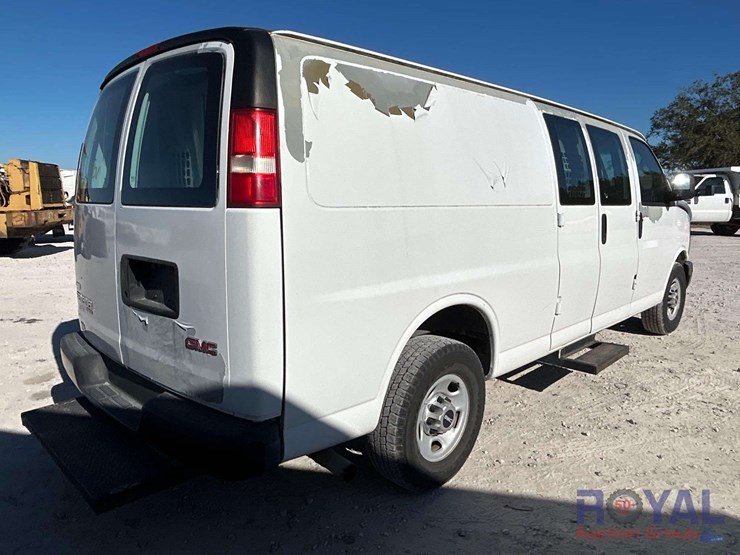 2012-gmc-3500-image-3