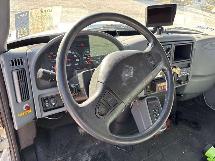 2006-international-durastar-4300-image-31