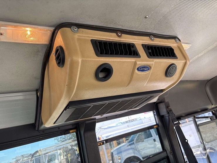 2008-freightliner-b2-image-10