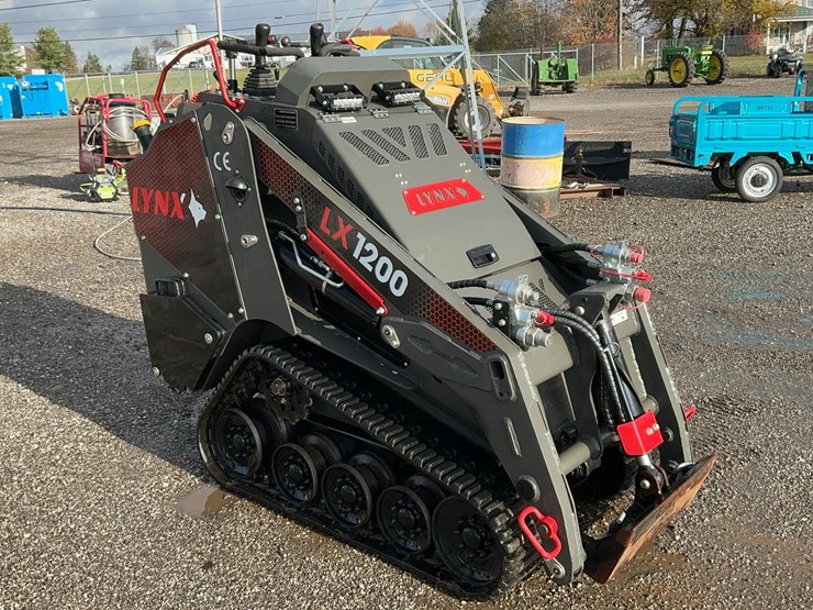#1050-•-2024-lynx-lx-1200-mini-skid-steer-loader-image-7