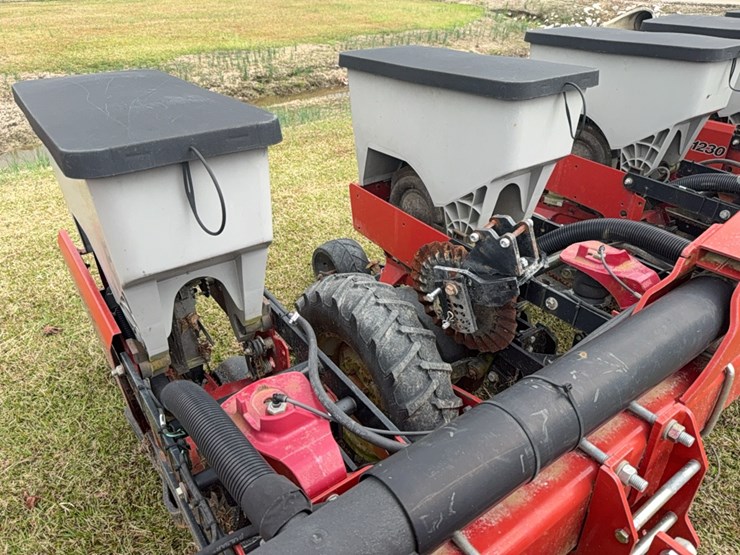 case-ih-1230-image-65