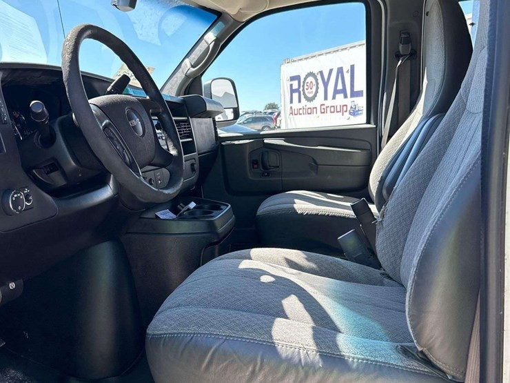 2012-gmc-3500-image-12