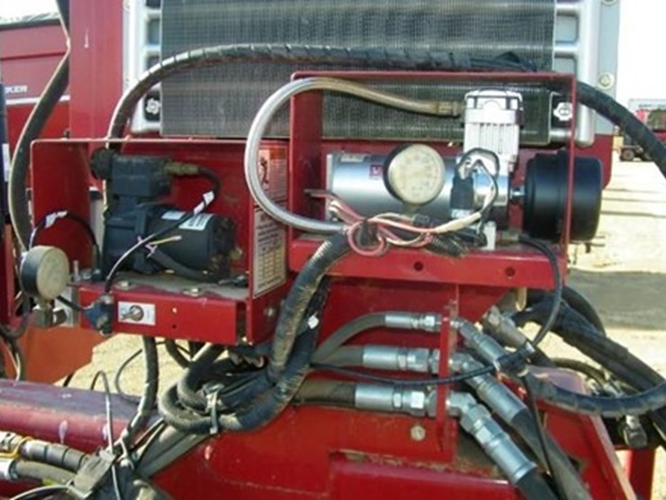 2011-case-ih-1250-image-7