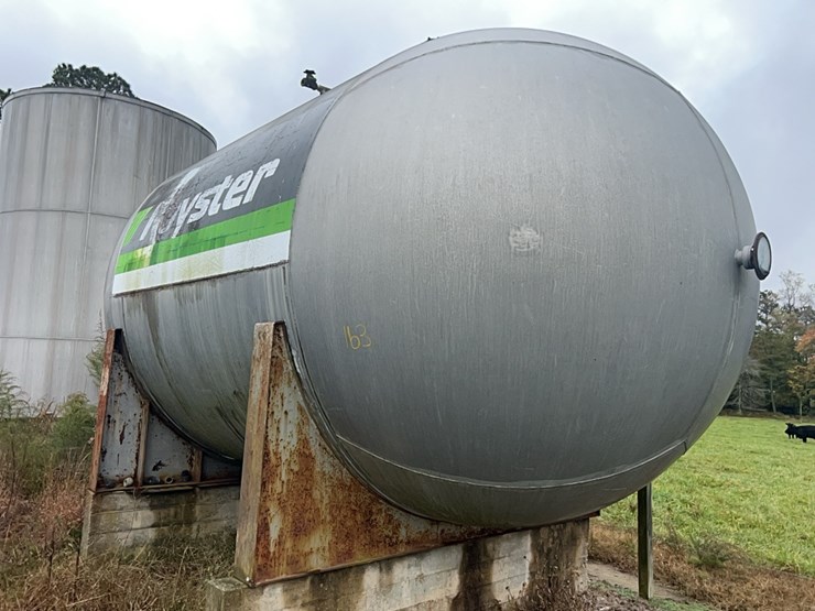 approximate-8000-gallon-nitrogen-tank-image-1