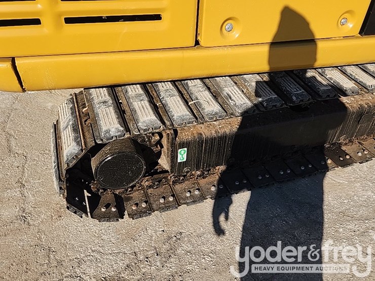 2018-caterpillar-305.5-image-13