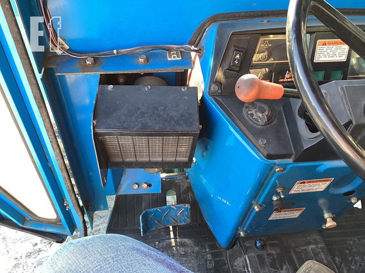 2000-new-holland-2120-image-17