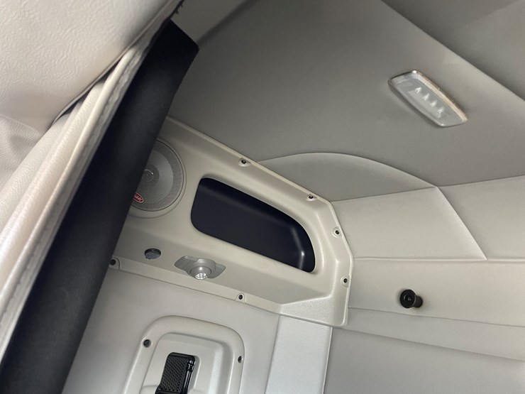 #3822-•-2019-peterbilt-heavy-rotator-truck-(has-mn-title-in-delay,-may-take-6-8-weeks)-image-50