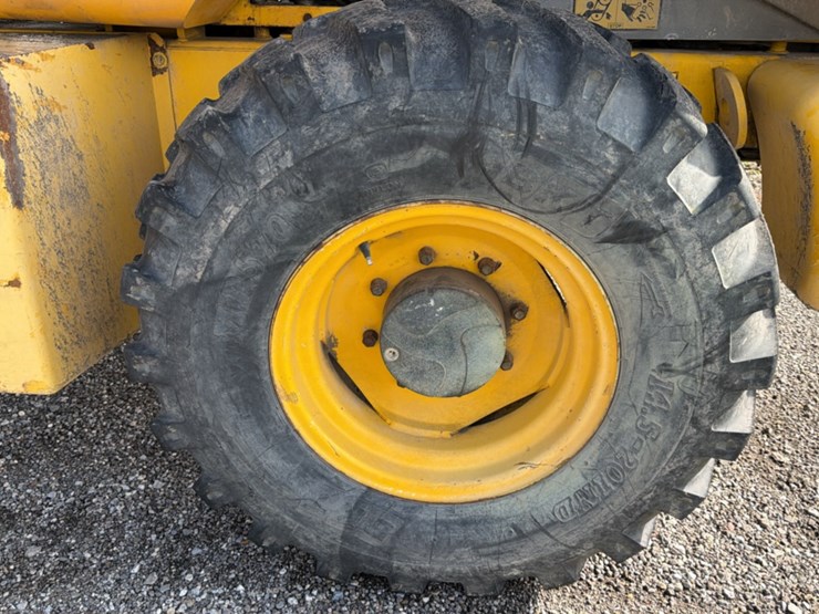 #1401-•-coyote-c14-4-compact-wheel-loader-image-28
