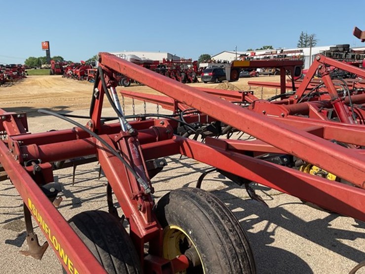 2005-sunflower-5035-32-image-17