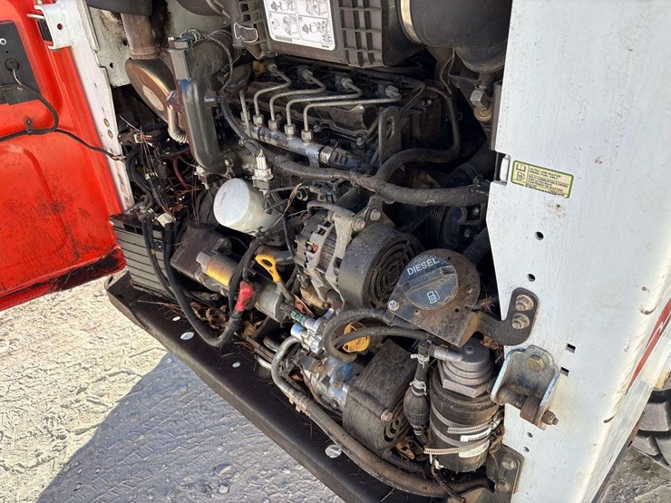 2017-bobcat-s650-image-14