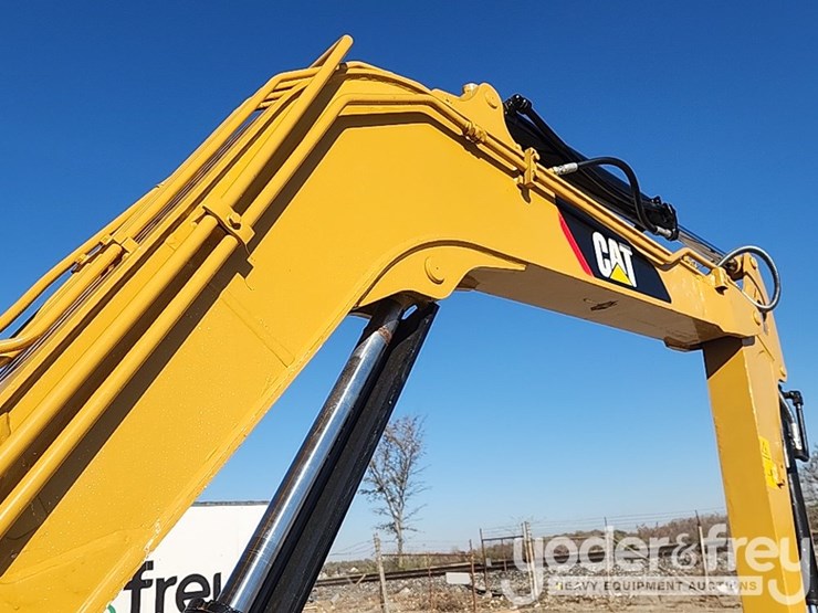 2018-caterpillar-305.5-image-17