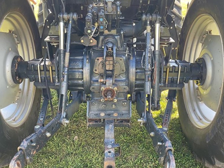 2015-case-ih-farmall-140a-image-20