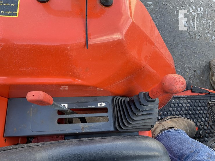 1995-kubota-l2900-image-12