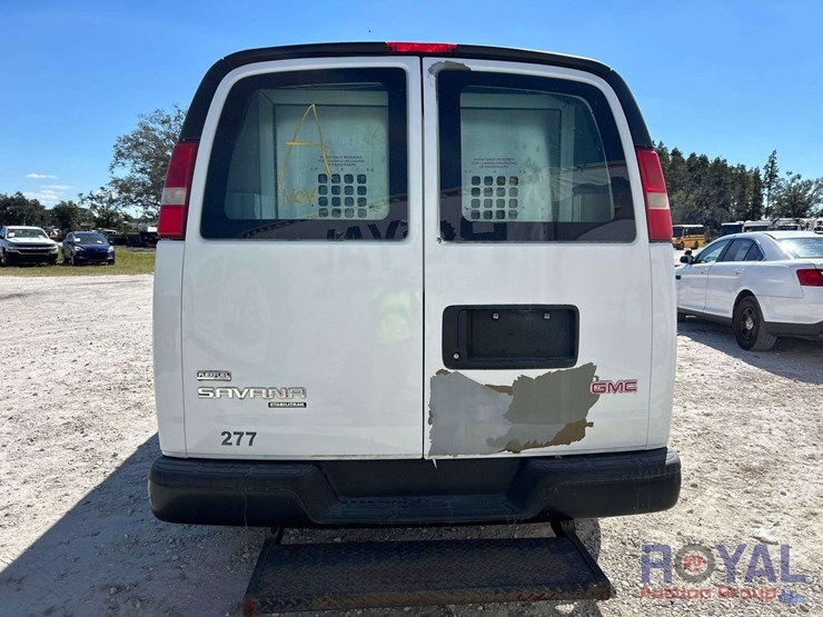 2012-gmc-3500-image-26