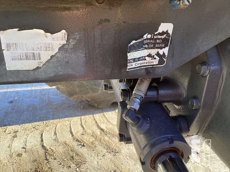 2012-kubota-m126x-image-16