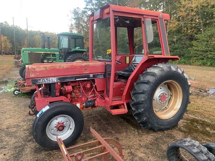 case-ih-585-image-1