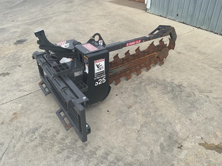 #83-•-2023-bradco-625-trencher-image-5